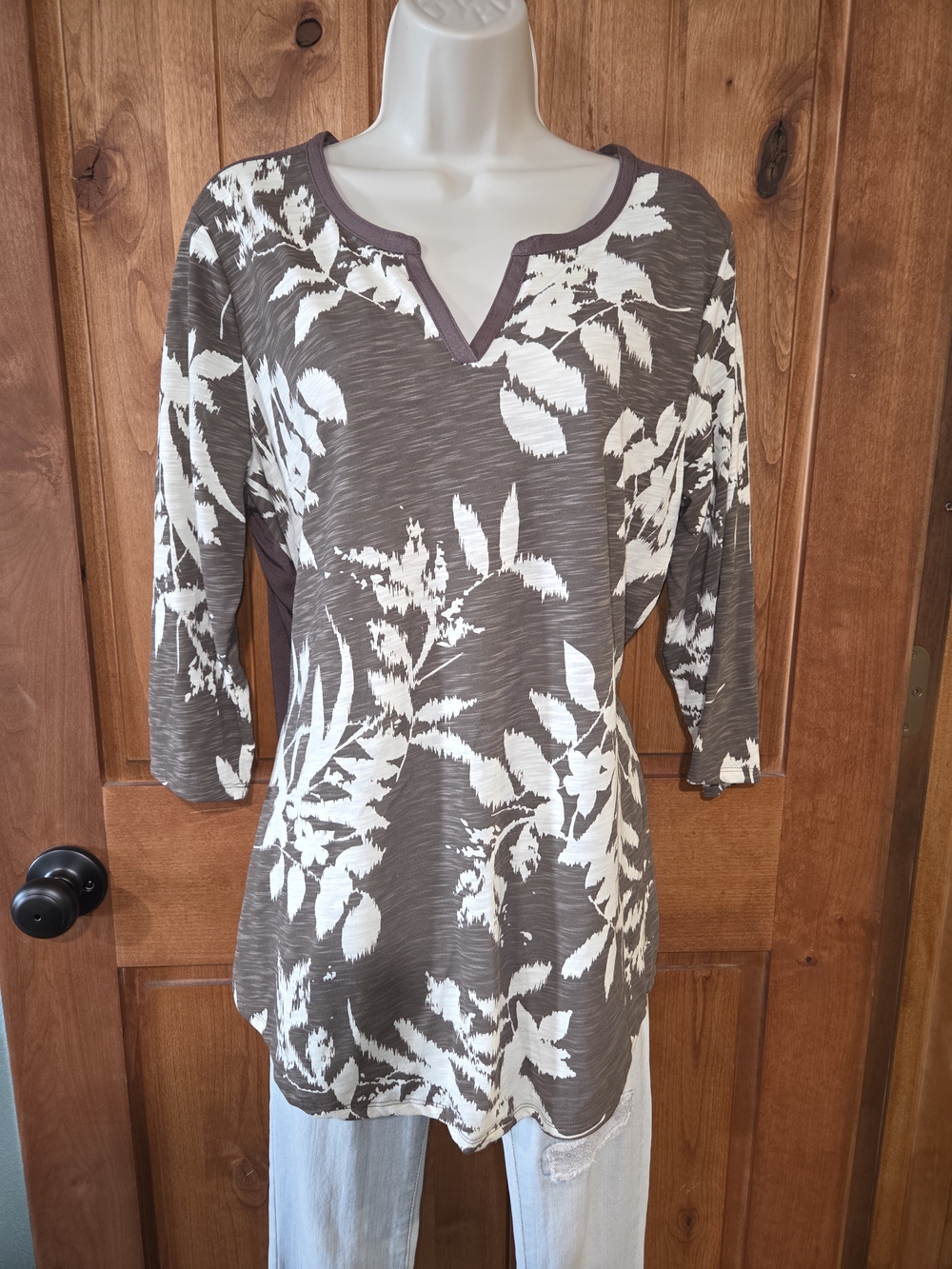 St. John's Bay Taupe and White Floral Split V-Neck Top